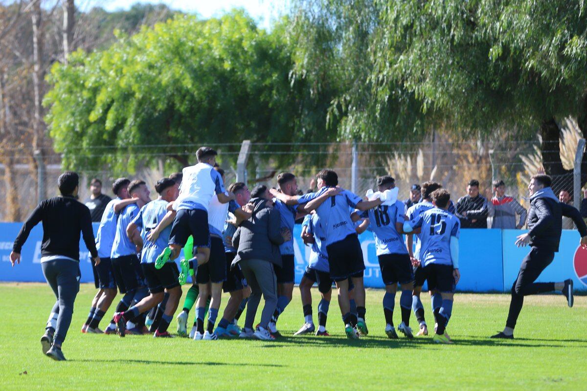 Video: Belgrano le ganó el clásico de reservas a Instituto en Villa Esquiú