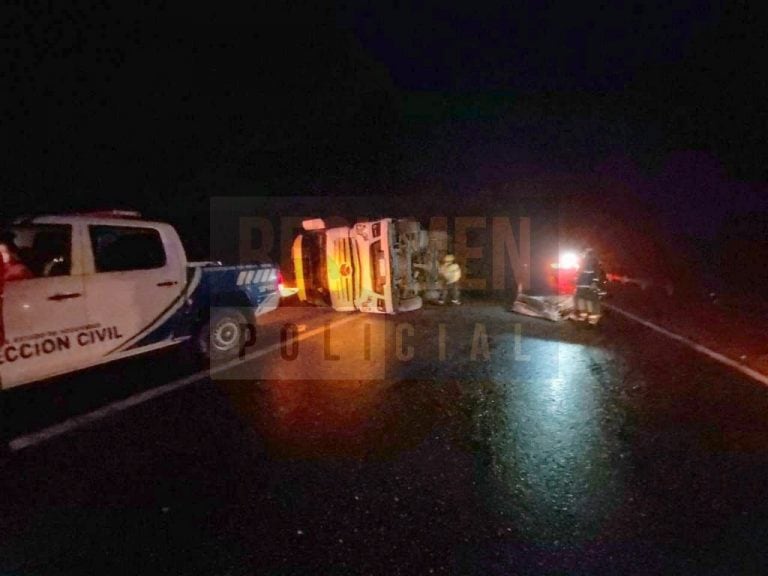 Vuelco en la Ruta Nacional Nº 3 en cercanías de Tolhuin.( Fotografía: Resumen Policial)