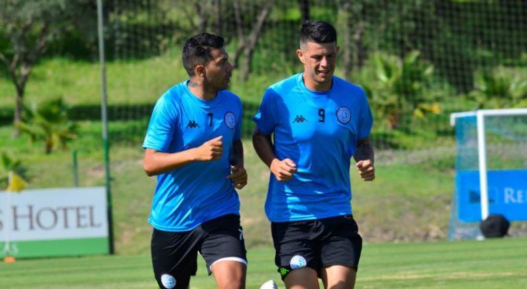 Marcelo Estigarribia (9) hizo dupla con el goleador Vegetti, y prefirió no ahondar en el tema Nahuel Luján, separado del plantel\u002E