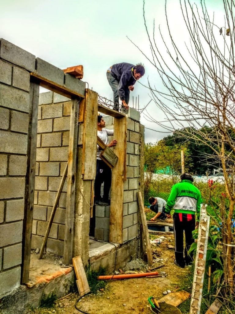 Gesto Solidario: espacio de jóvenes que construyen viviendas.