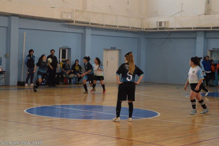 los antiguos torneo invierno de futbol femenino