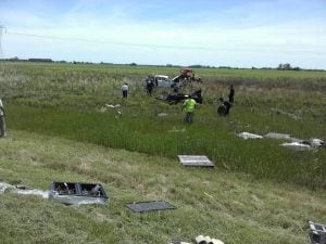 La Volkswagen Amarok se despistó junto al carro que tiraba.