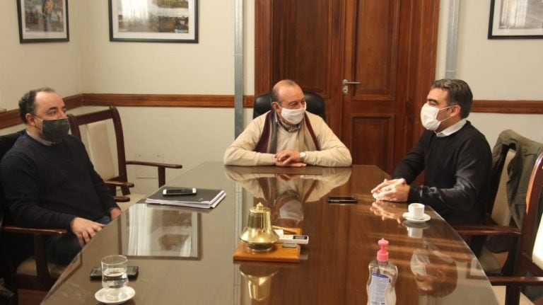 El intendente Carlos Sánchez se reunió con el titular de la Sub Secretaría de Economía Popular de la provincia, Federico Ugo.