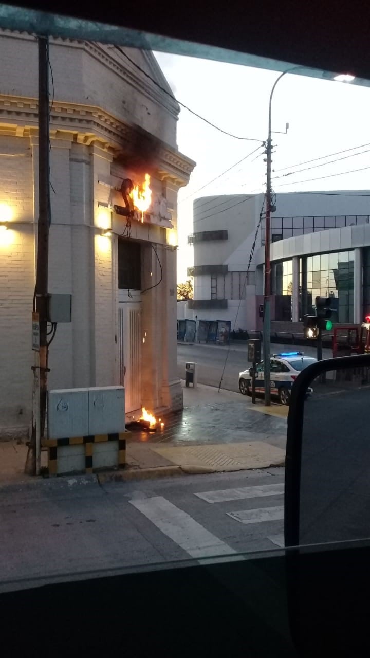 Solo se lamentó la pérdida del cartel.