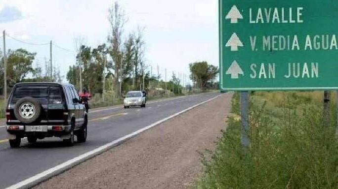 Ruta desde Mendoza hacia San Juan.