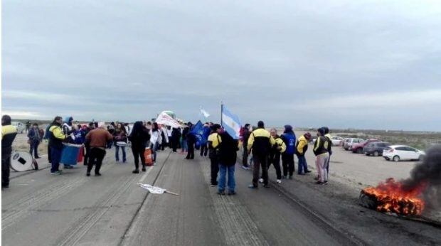 16/08. Atech resolvió extender semana a semana las medidas de fuerza, con paros y movilizaciones.