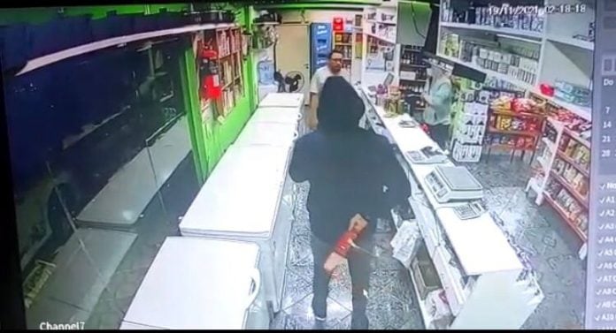 Feroz atraco a un maxikiosco en San Pedro.