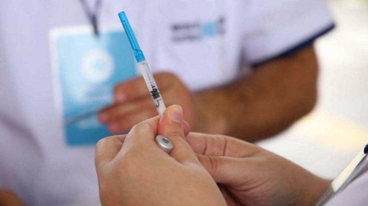 Vacunación: Desde esta noche se abrirá el padrón para personas de 30, 31 y 32 años