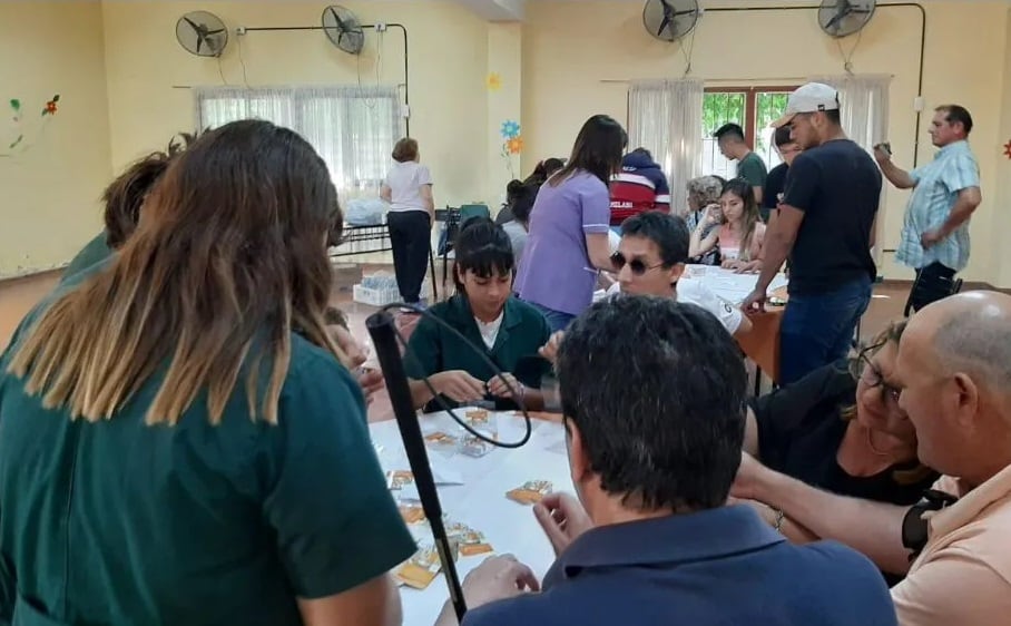 Estudiantes no vidente y emprendedores en San Juan.