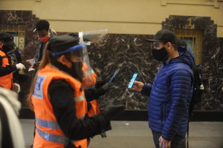 Nuevos controles en los accesos a la Ciudad de Buenos Aires (Foto: Clarín)