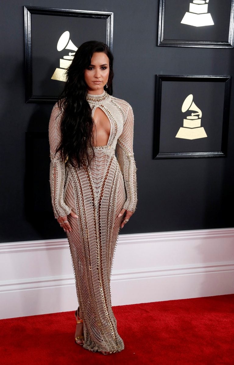 AJB001. Los Angeles (United States), 12/02/2017.- Demi Lovato arrives for the 59th annual Grammy Awards ceremony at the Staples Center in Los Angeles, California, USA, 12 February 2017. (Estados Unidos) EFE/EPA/PAUL BUCK