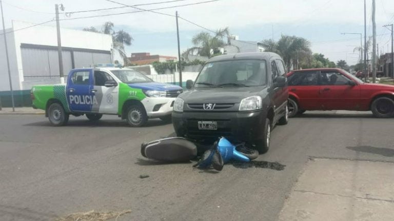 Cortés circulaba a bordo de una Motomel cuando se produjo el choque. (El Informante)