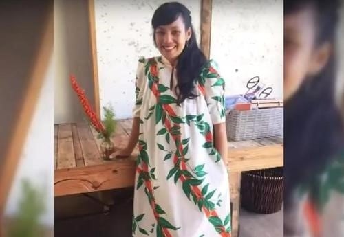 Shannon Hiramoto compró un vestido usado y al ver la etiqueta descubrió algo conmovedor