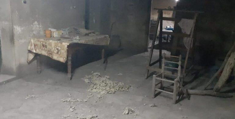 Así vivían las ancianas en una vivienda solitaria del departamento Rivadavia.