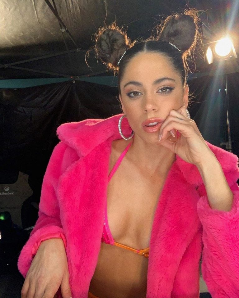 Tini Stoessel sorprendió a sus seguidores con un jugado look