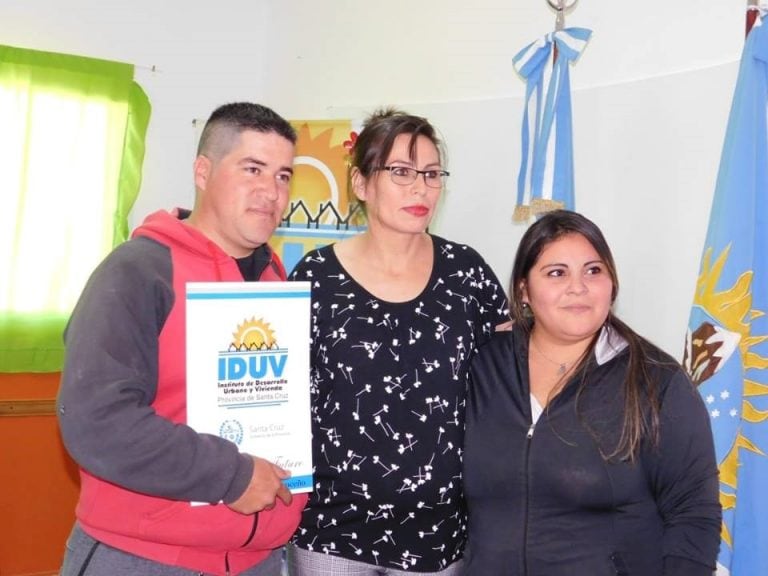 entrega de viviendas en koluel kaike