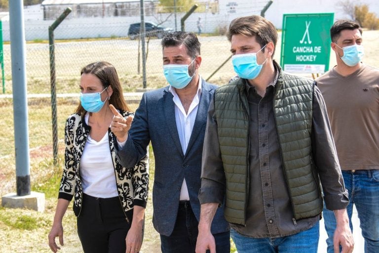 La Calera: El intendente Facundo Rufeil, junto al Secretario de Ambiente, Juan Carlos Scotto y la Directora de Ambiente Municipal, Gabriela Lavilla.