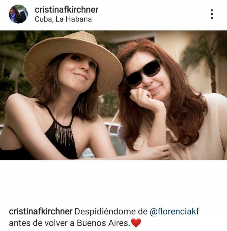 Cristina Kirchner publicó una foto con Florencia en Cuba. Luego, su hija la subió a su propia cuenta. (Instagram)