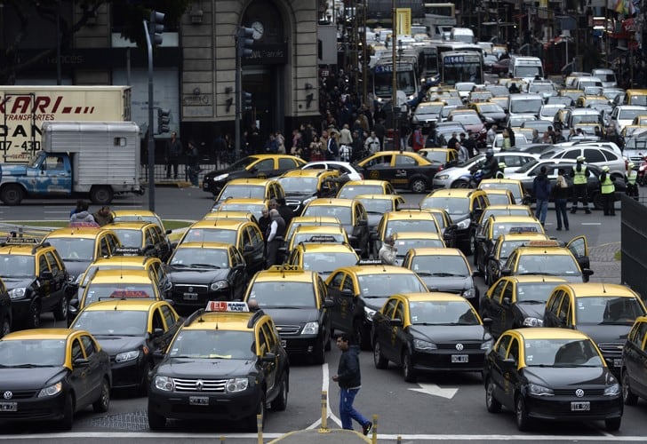 Los taxis deberán aceptar pagos con tarjetas de crédito y débito.