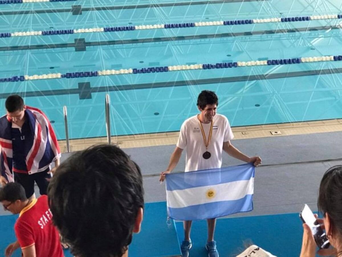 El nadador Cristian "Tato" Garrido, ganó medallas de plata y bronce en los Juegos Internacionales para Trasplantados