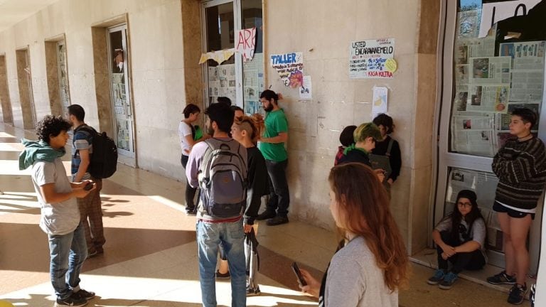 Incidentes en el Pabellón Argentina en la toma por parte de los estudiantes.