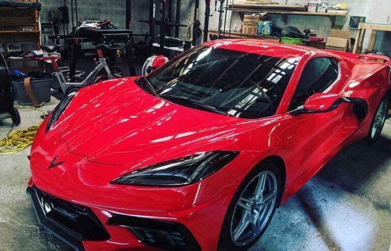 Llevó su lujoso Corvette al taller y se lo devolvieron destrozado (Foto: Instagram)