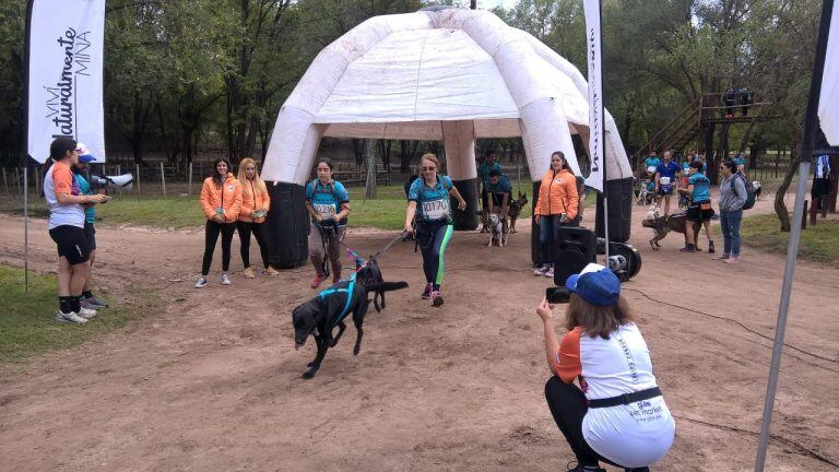 Carrera con sus perros