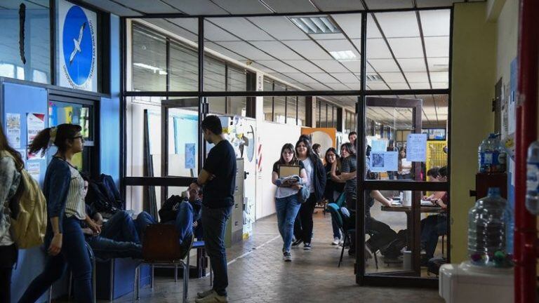 La Universidad recibe a los estudiantes.