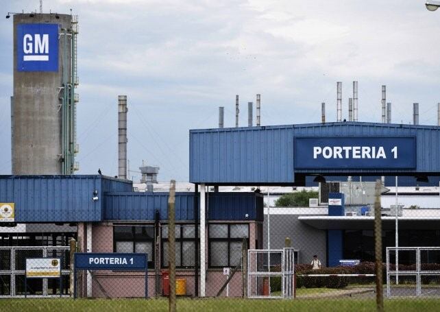 General Motors paraliza la producción y aplica suspensiones rotativas