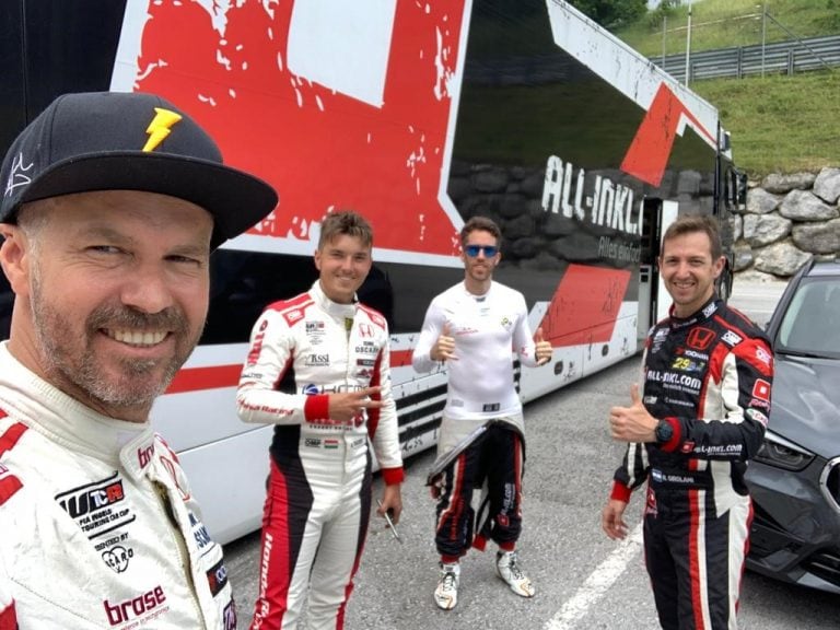 Girolami, junto a sus compañeros de Honda en la WTCR 2020: Monteiro, Tassi y Guerrieri. "Este año, vamos por la revancha del año pasado. Queremos los títulos de Pilotos y Equipos", dice el cordobés.