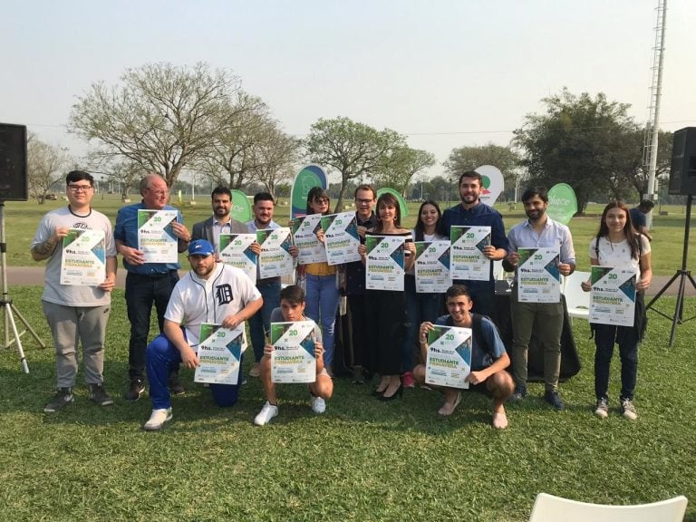 El Gobierno provincial y el Municipio de Resistencia anunciaron oficialmente la fiesta del Estudiante y la Primavera desde el Parque de la Democracia.