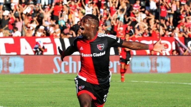 Luis Advíncula tuvo un breve paso por Newell's.