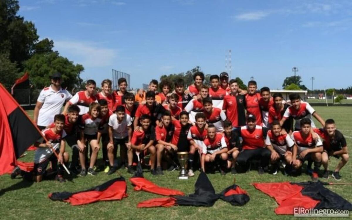 El enorme gesto solidario de un chico de las inferiores de Newell's