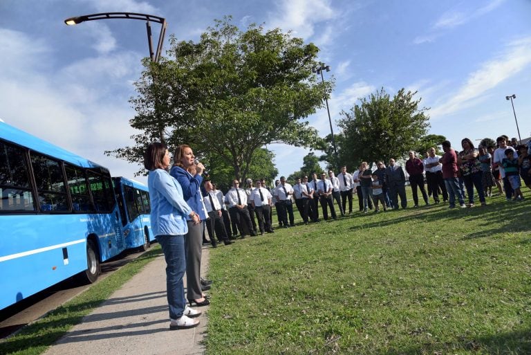 Presentaron nuevas unidades de la línea 110