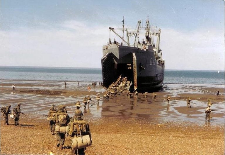 Buque de Desembarco  de Tanques A.R.A "Cabo San Antonio".