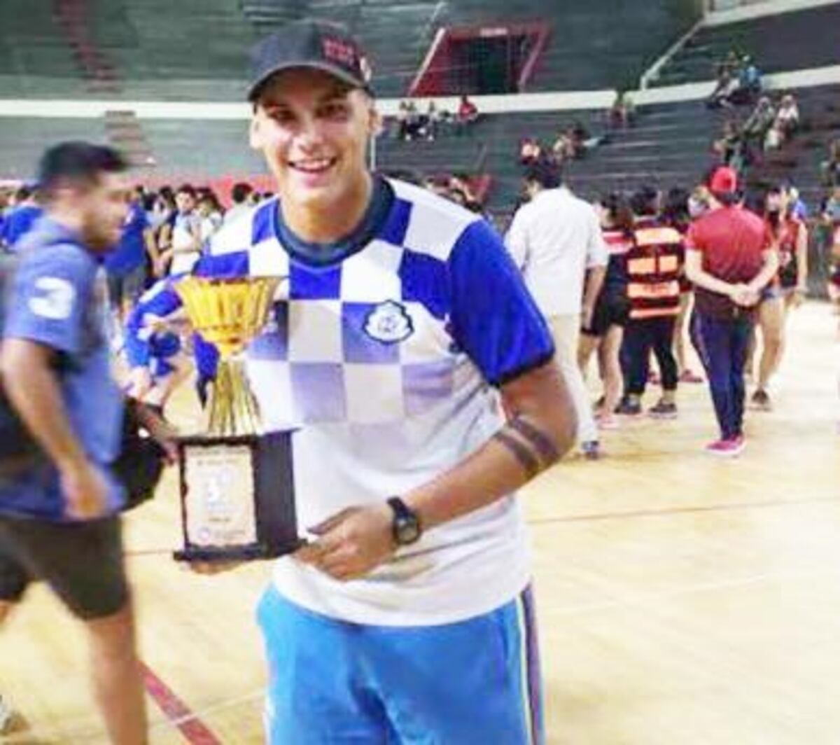 El joven que atropelló y mató a un futbolista sanjuanino continúa detenido