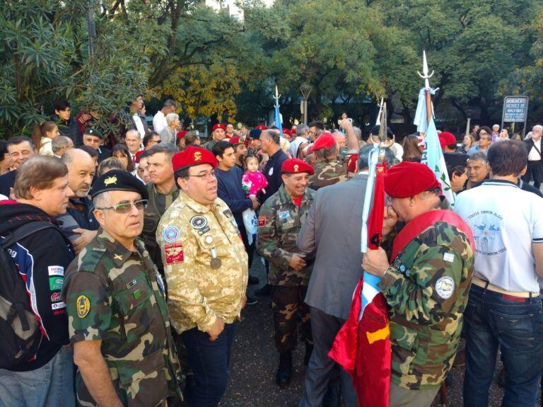 Homenaje a Veteranos y Caídos de Malvinas.