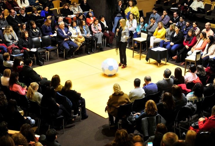 "Lo alumnos viven esta previa del Mundial como una fiesta”, señaló Mario Ledesma director de la Escuela Nº 152 “Alas Argentinas"