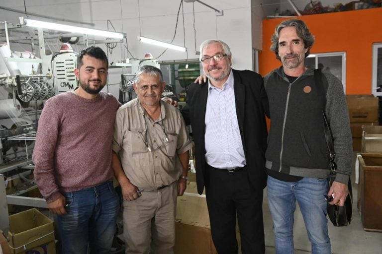 Alta Gracia: Eduardo Fernández recorrió con Diego Heredia pymes de la ciudad.