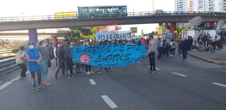 Cortes en rechazo al desalojo del predio en Guernica (Foto: Twitter)