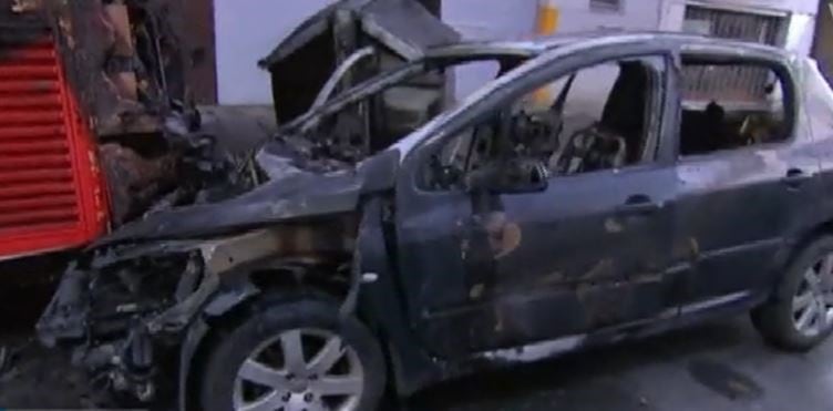 Un hombre chocó contra un micro escolar estacionado en el barrio porteño de Chacarita y se dio a la fuga.