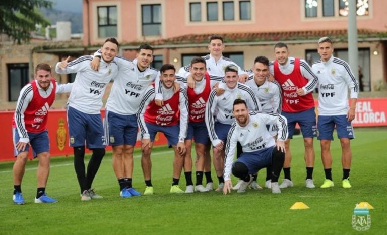 La Selección Argentina enfrenta este viernes a Brasil (Foto: AFA)