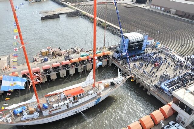 El motovelero "Bernardo Houssay" llega al puerto bahiense