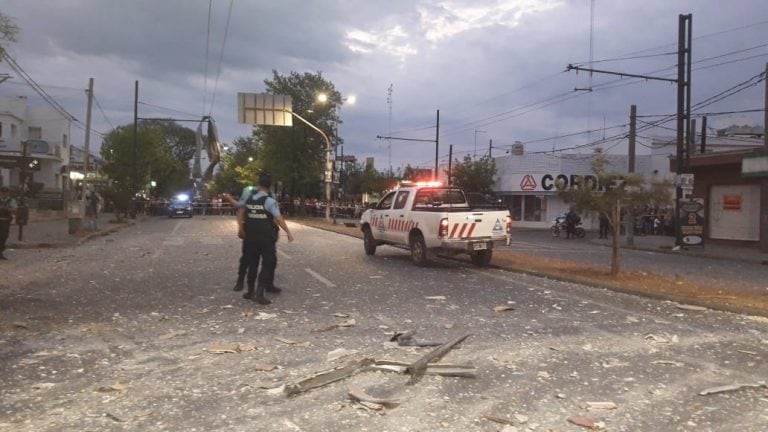 Galería de fotos explosión de una pizzería en avenida Fuerza Aérea al 1.800.