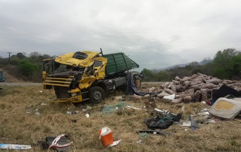 Un camionero murió en la ruta 34 tras chocar con una vaca. (Policía de Salta)