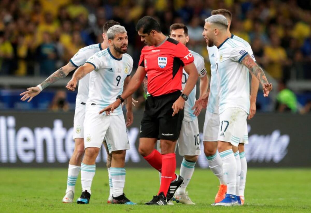 Difundieron la imagen del penal al "Kun" Agüero que la transmisión no mostró