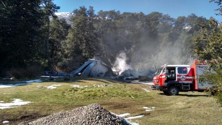 Bomberos de la Policía Federal, Gendarmería y Guardaparques realizarán peritos en la zona.