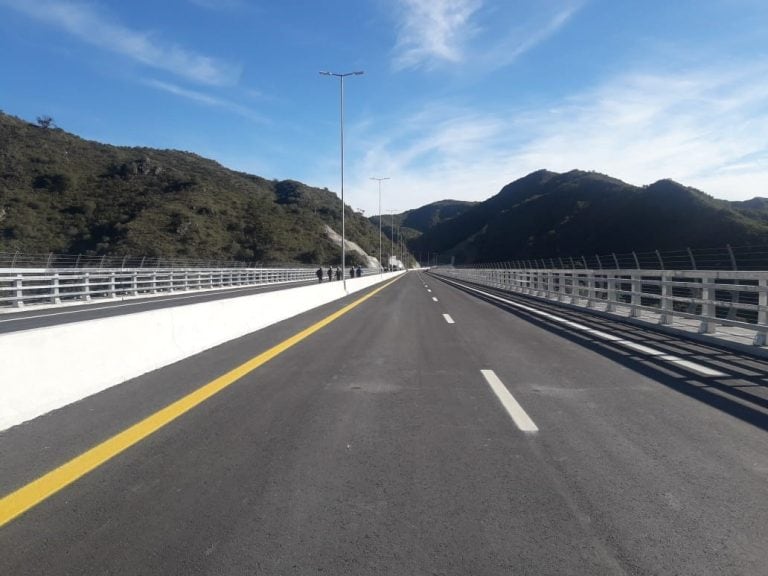 Nuevo puente sobre el San Roque.