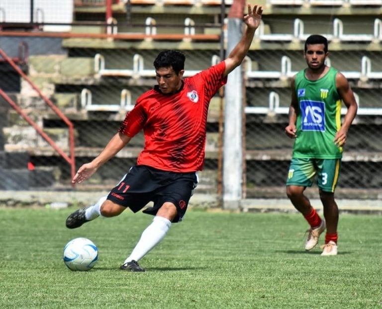 Ajuste de los equipos de Guaraní y La Picada en el último tramo de la preparación para el Torneo Regional Amateur. (Guaraní)