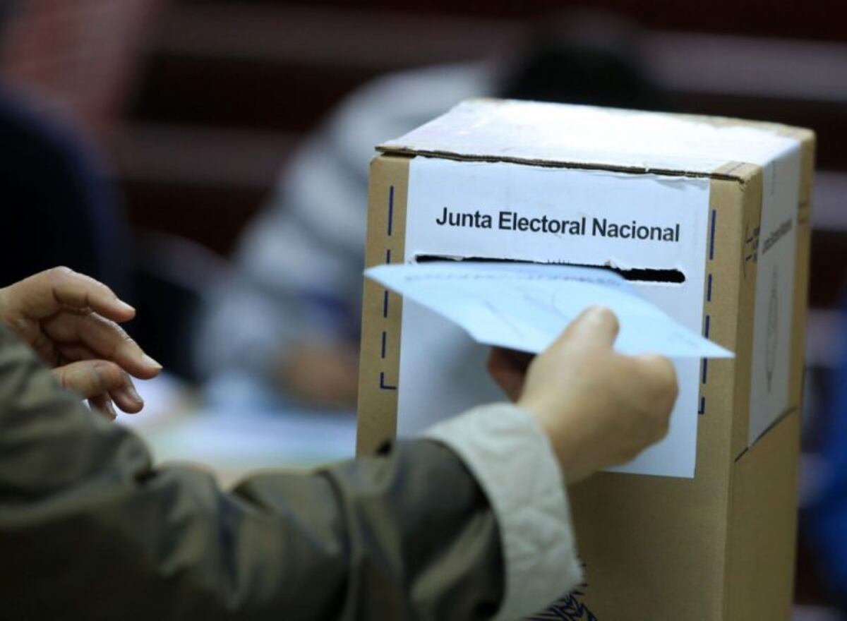 PASO en Corrientes: inició la votación con algunas demoras por falta de presidentes de mesa